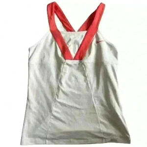 Nike tank  top 

Cute for working out or playing tennis